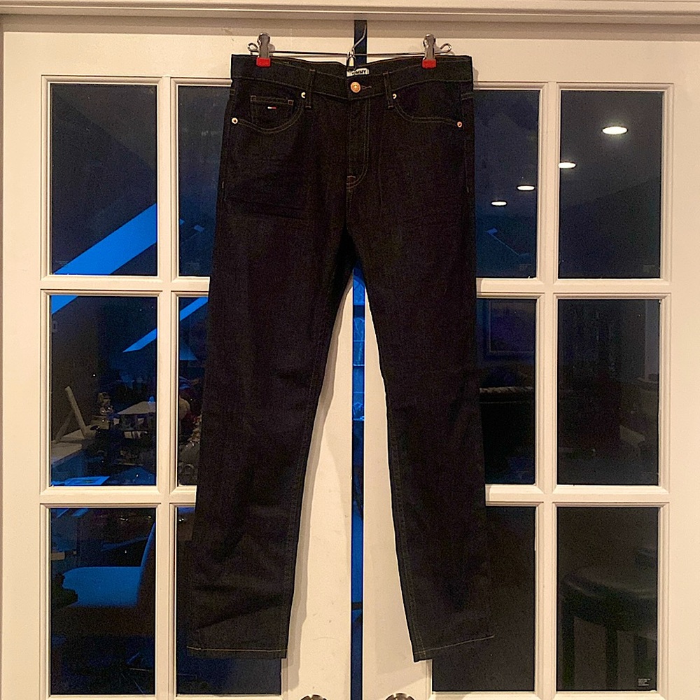 Tommy Jeans dark wash, high rise slim cropped straight leg, po# 223832